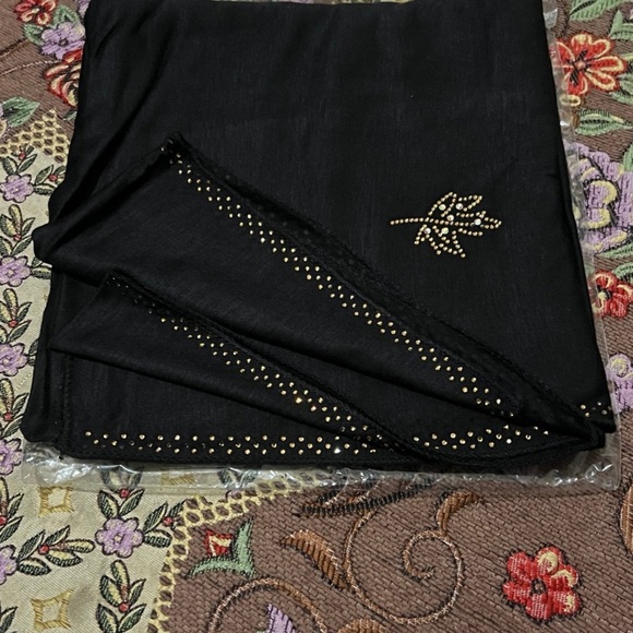 Hijab Jersey Material Black with sparkle leaf design made in Dubai UAE - Picture 3 of 7
